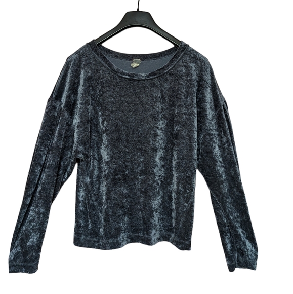 We The Free Milan Gray Crushed Velvet Top Size Medium - Picture 9 of 9